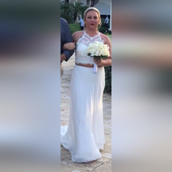 Dresses & Skirts - Wedding Dress